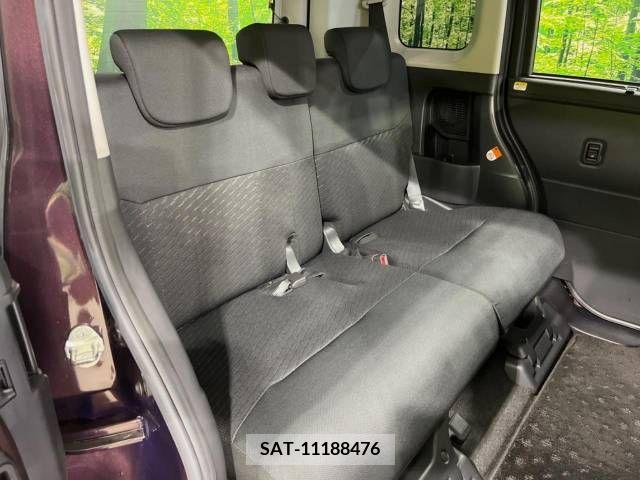 Toyota ROOMY 2018-04 383577-9