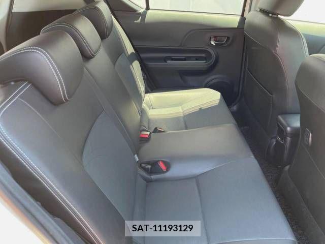 Toyota AQUA 2016-03 389339-14