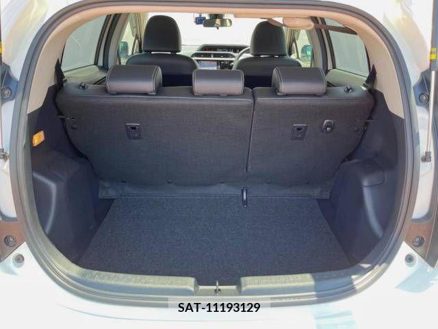 Toyota AQUA 2016-03 389339-15