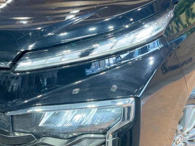 Toyota VOXY 2023-04 194446-12