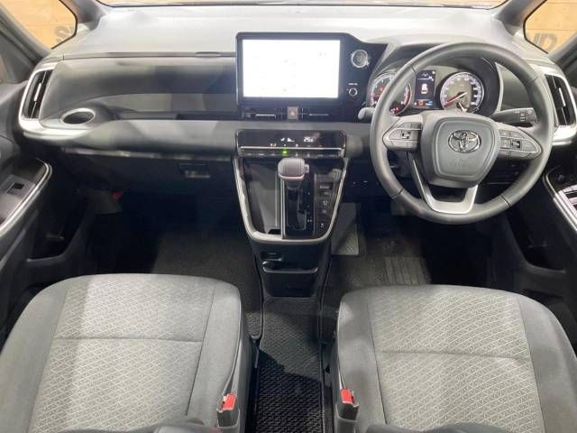Toyota VOXY 2023-04 194446-1