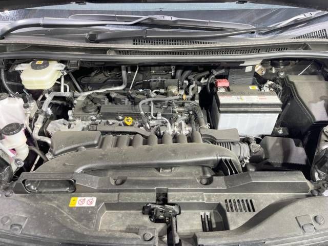 Toyota VOXY 2023-04 194446-18