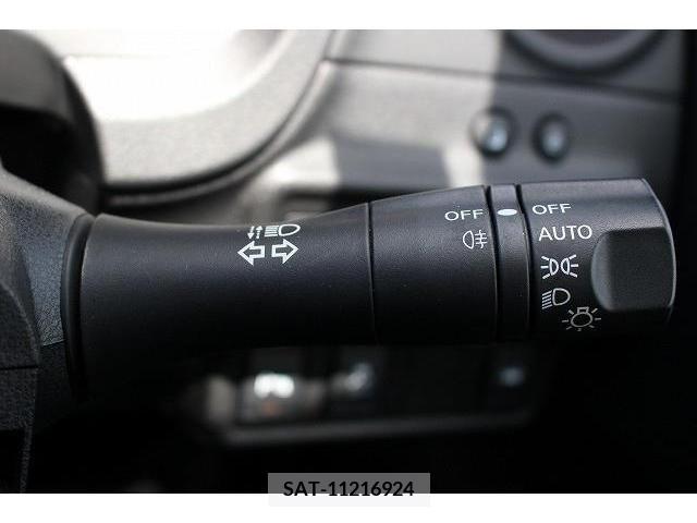 Nissan NOTE 2019-01 383002-5