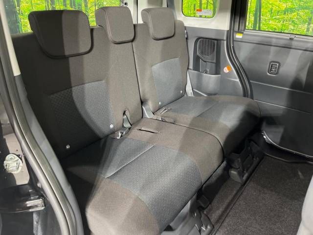 Toyota ROOMY 2023-03 27368-9