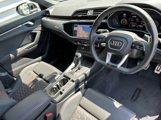 Audi RS Q3 2021-04 25181-8