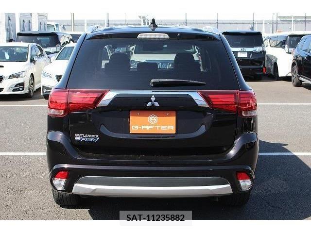 Mitsubishi OUTLANDER PHEV 2015-09 210576-7