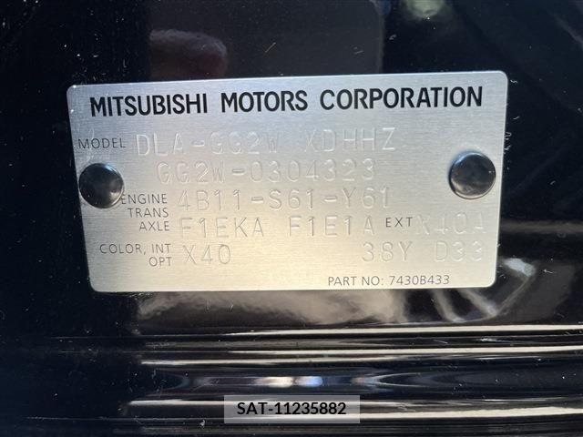 Mitsubishi OUTLANDER PHEV 2015-09 210576-18