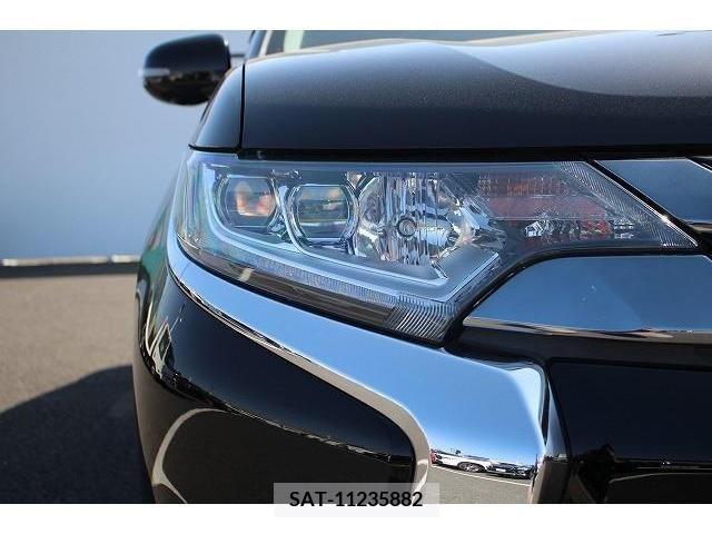 Mitsubishi OUTLANDER PHEV 2015-09 210576-10