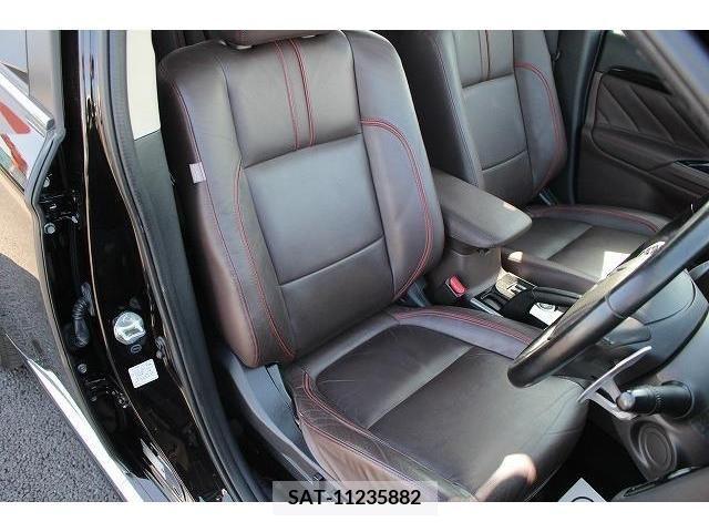 Mitsubishi OUTLANDER PHEV 2015-09 210576-12