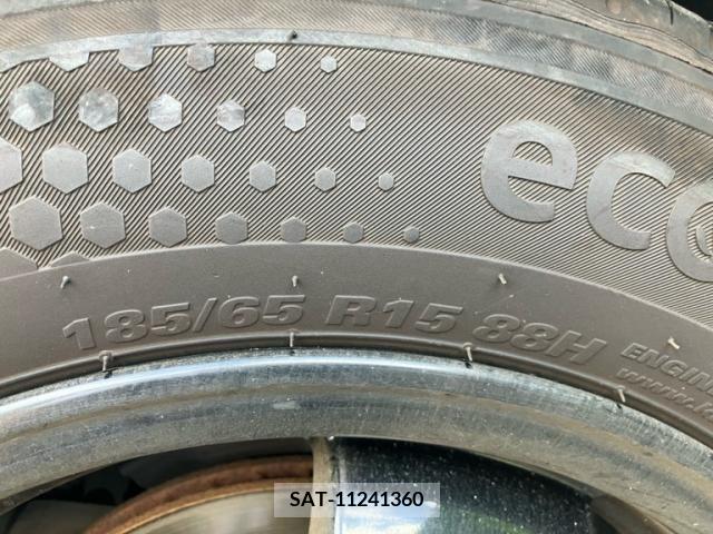 Toyota PRIUS 2004-01 393457-9
