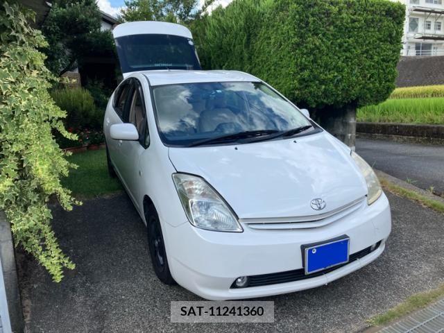 Toyota PRIUS 2004-01 393457-1