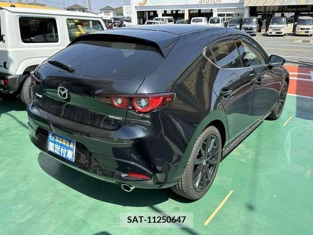 Mazda MAZDA3 2022-10 276429-7