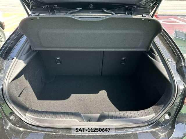 Mazda MAZDA3 2022-10 276429-6