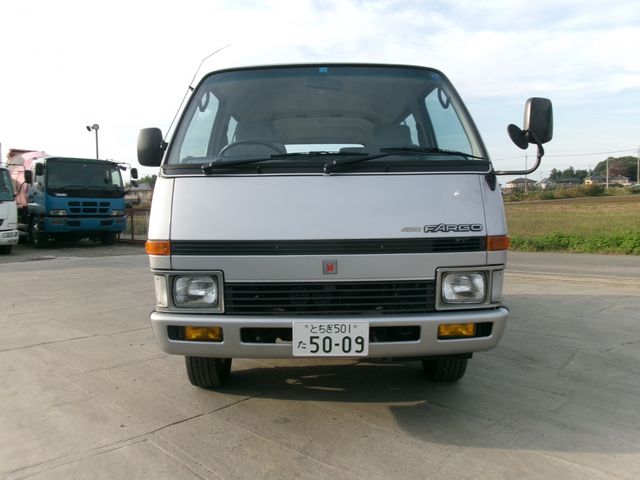Isuzu Fargo 1985-04 15577-1