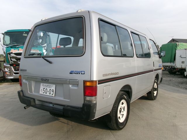 Isuzu Fargo 1985-04 15577-5