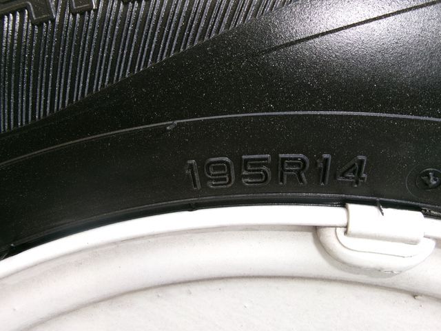 Isuzu Fargo 1985-04 15577-27