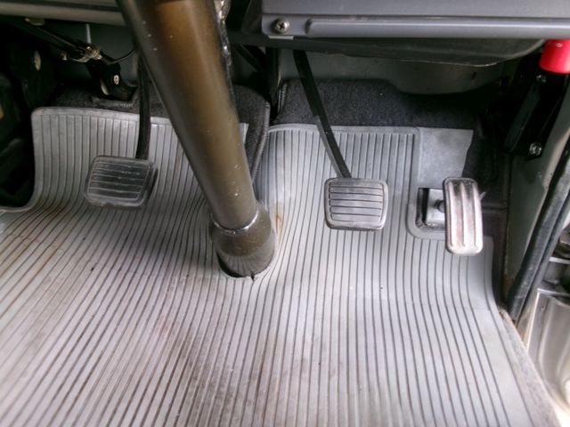 Isuzu Fargo 1985-04 15577-11