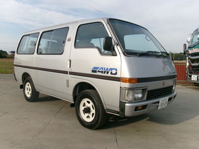 Isuzu Fargo 1985-04 15577-2