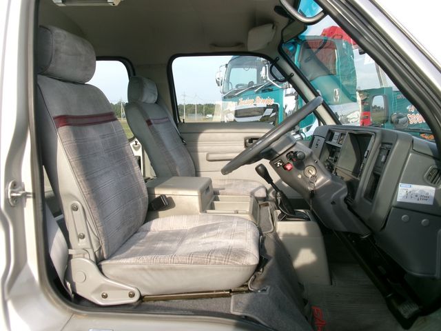 Isuzu Fargo 1985-04 15577-10