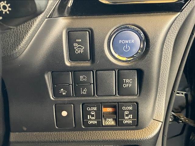 Toyota VOXY HYBRID 2018-07 193009-7