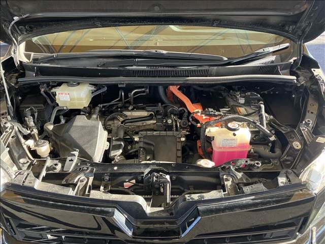 Toyota VOXY HYBRID 2018-07 193009-11