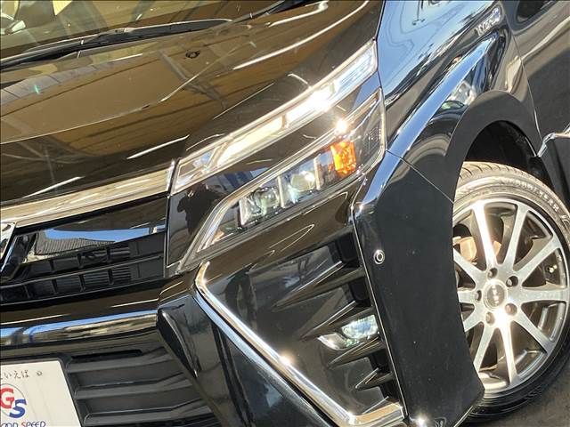 Toyota VOXY HYBRID 2018-07 193009-18