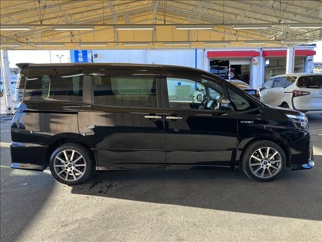Toyota VOXY HYBRID 2018-07 193009-14
