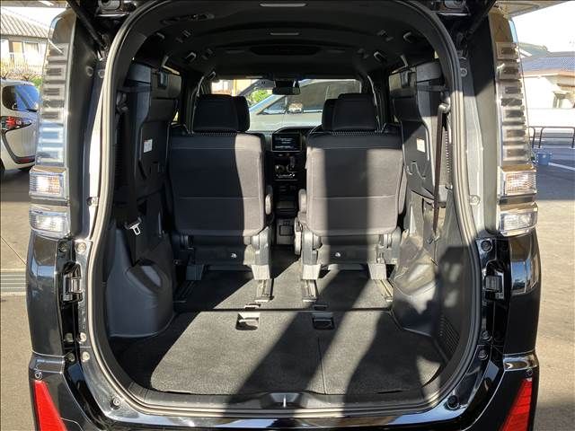 Toyota VOXY HYBRID 2018-07 193009-17