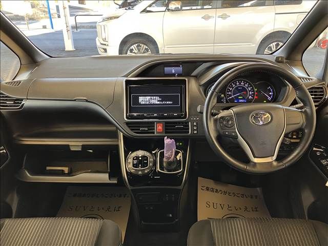 Toyota VOXY HYBRID 2018-07 193009-1