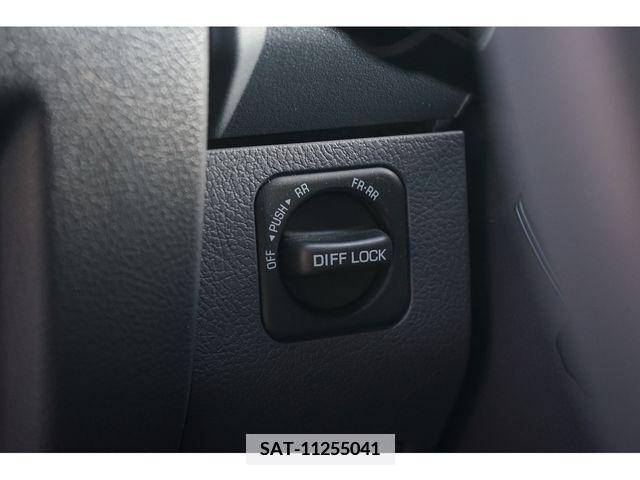Toyota LAND CRUISER 2015-06 373203-18
