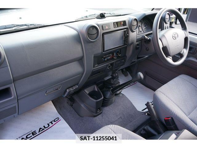 Toyota LAND CRUISER 2015-06 373203-16