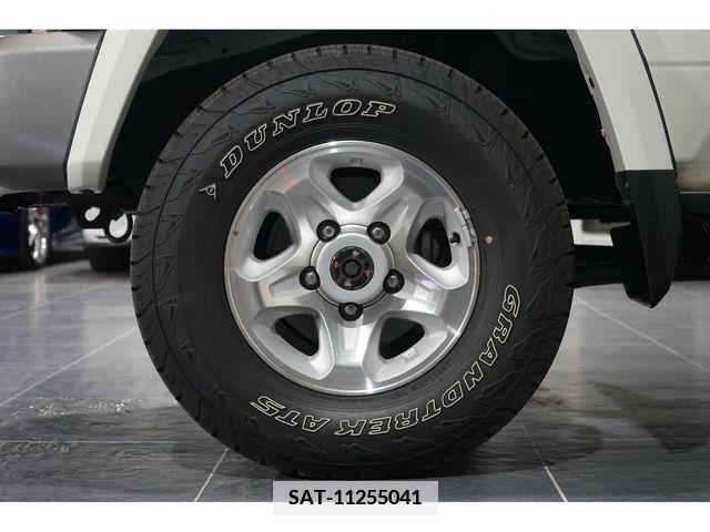 Toyota LAND CRUISER 2015-06 373203-29
