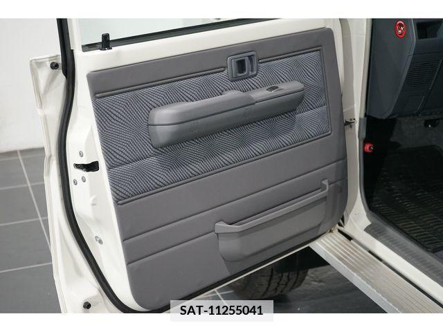 Toyota LAND CRUISER 2015-06 373203-13