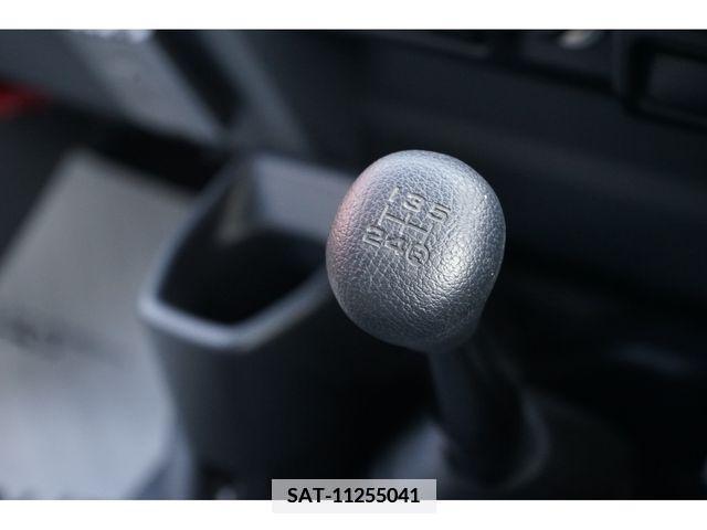 Toyota LAND CRUISER 2015-06 373203-23