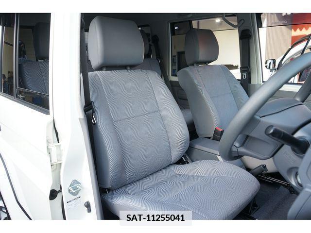 Toyota LAND CRUISER 2015-06 373203-15