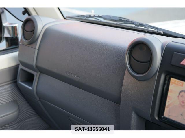 Toyota LAND CRUISER 2015-06 373203-21