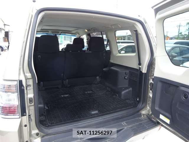 Mitsubishi PAJERO 2016-06 281153-1