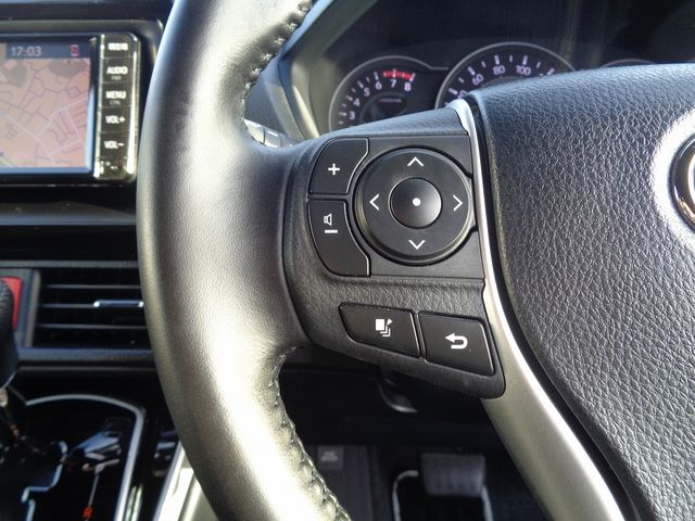Toyota VOXY 2019-06 16760-23