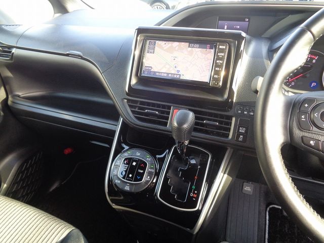 Toyota VOXY 2019-06 16760-13