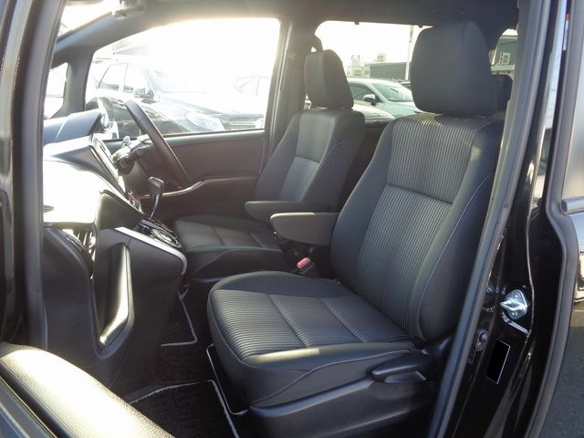 Toyota VOXY 2019-06 16760-4