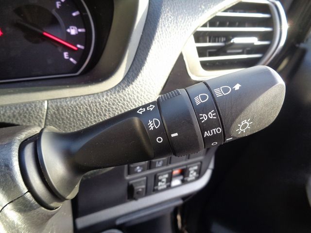 Toyota VOXY 2019-06 16760-19