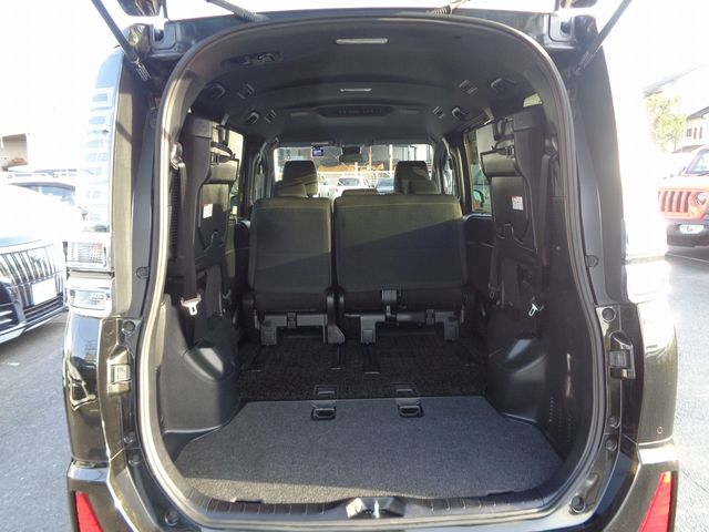 Toyota VOXY 2019-06 16760-8