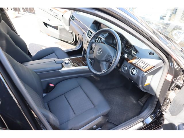 Mercedes Benz E-CLASS 2012-01 16087-2