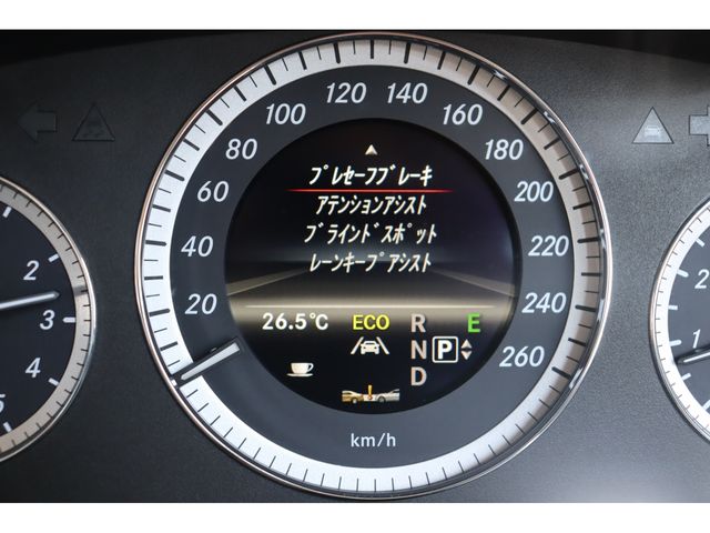 Mercedes Benz E-CLASS 2012-01 16087-10