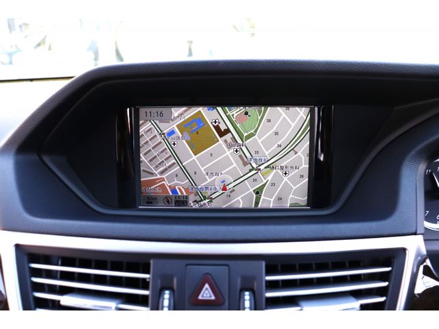 Mercedes Benz E-CLASS 2012-01 16087-8