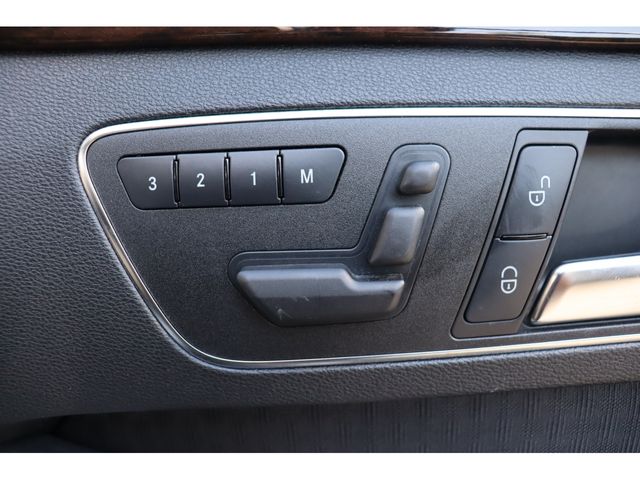 Mercedes Benz E-CLASS 2012-01 16087-7