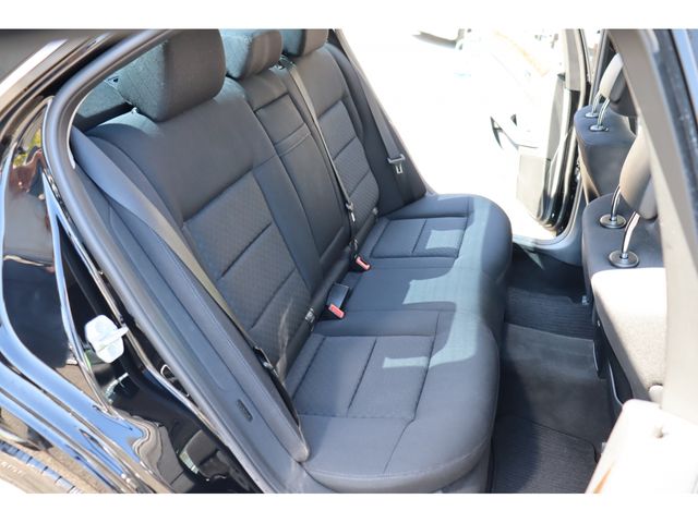 Mercedes Benz E-CLASS 2012-01 16087-3