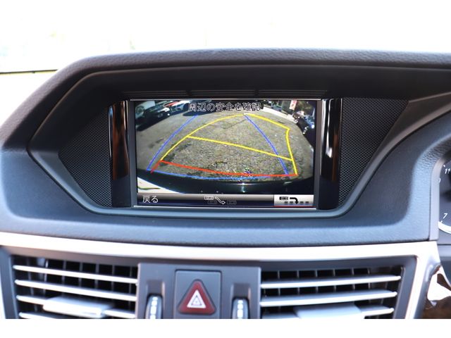 Mercedes Benz E-CLASS 2012-01 16087-19