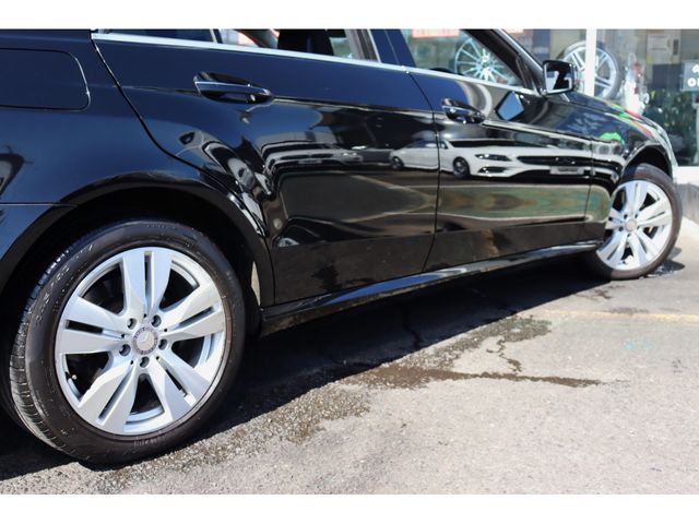 Mercedes Benz E-CLASS 2012-01 16087-23