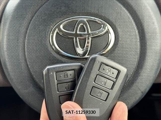 Toyota SPADE 2013-09 384146-21